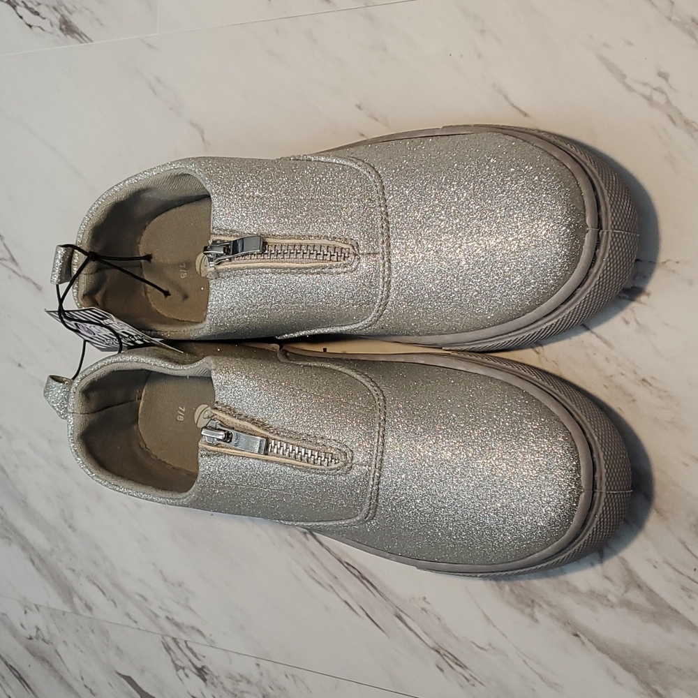 New! Chatties Ladies Silver Glitter Sneaker Size 7/8